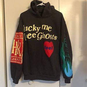 Lucky Me I see ghosts